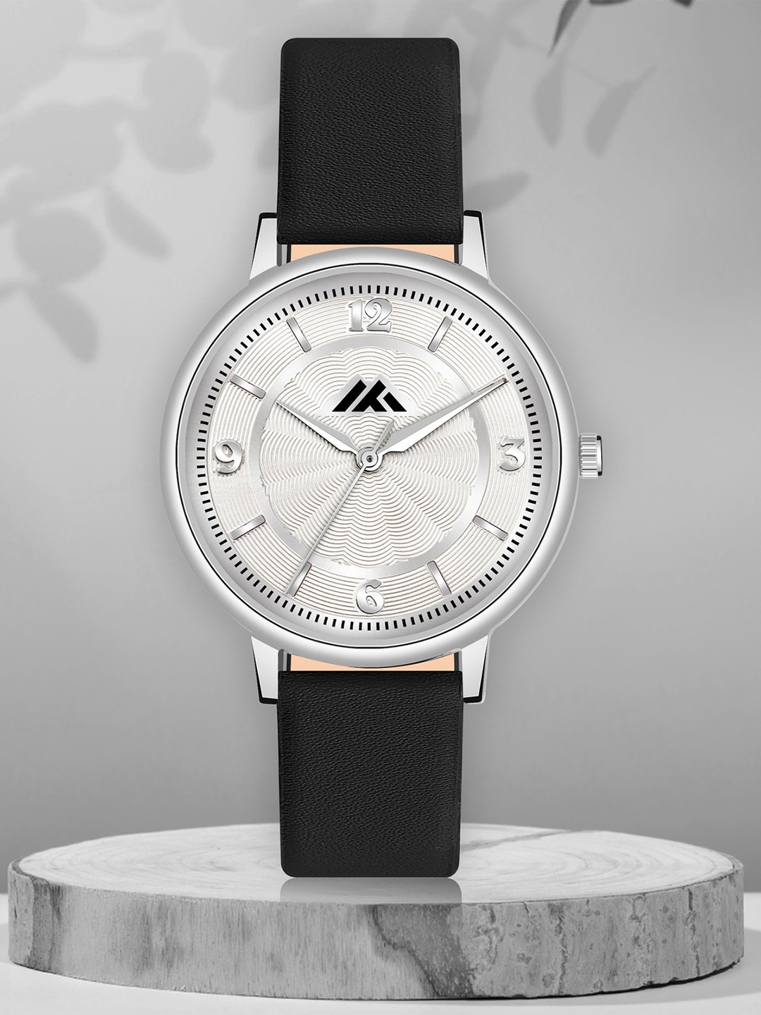 

Shocknshop Women Round Analogue Watch MT546, Black