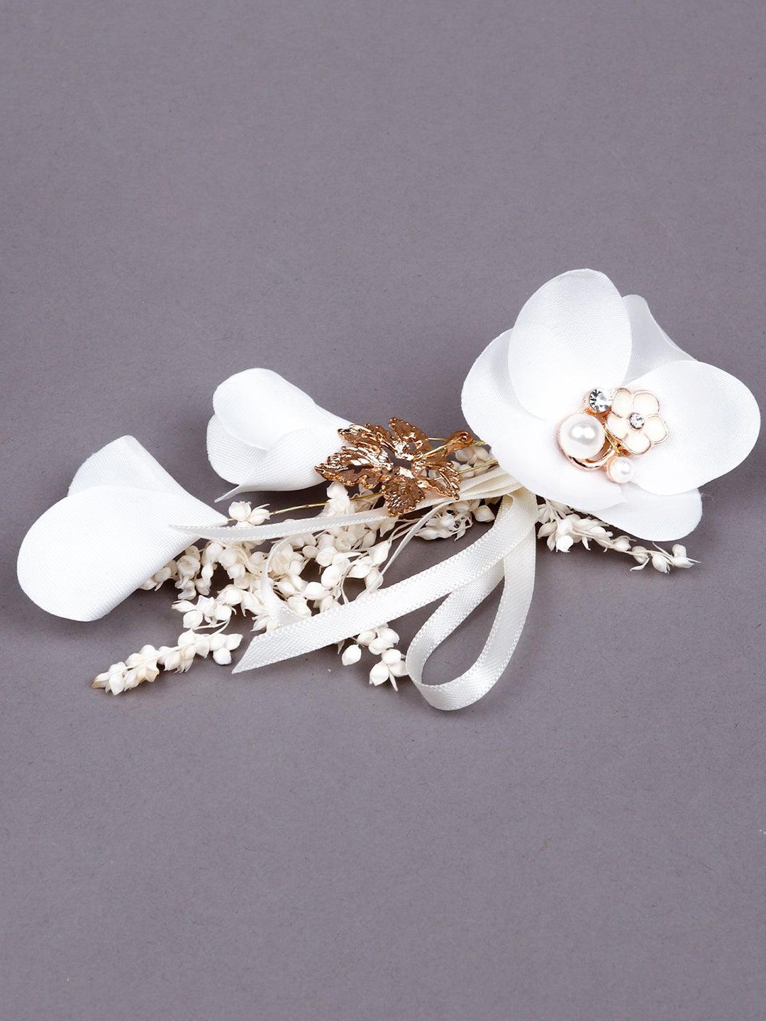 

ODETTE Pear-Beaded & Flower Design Brooch, White