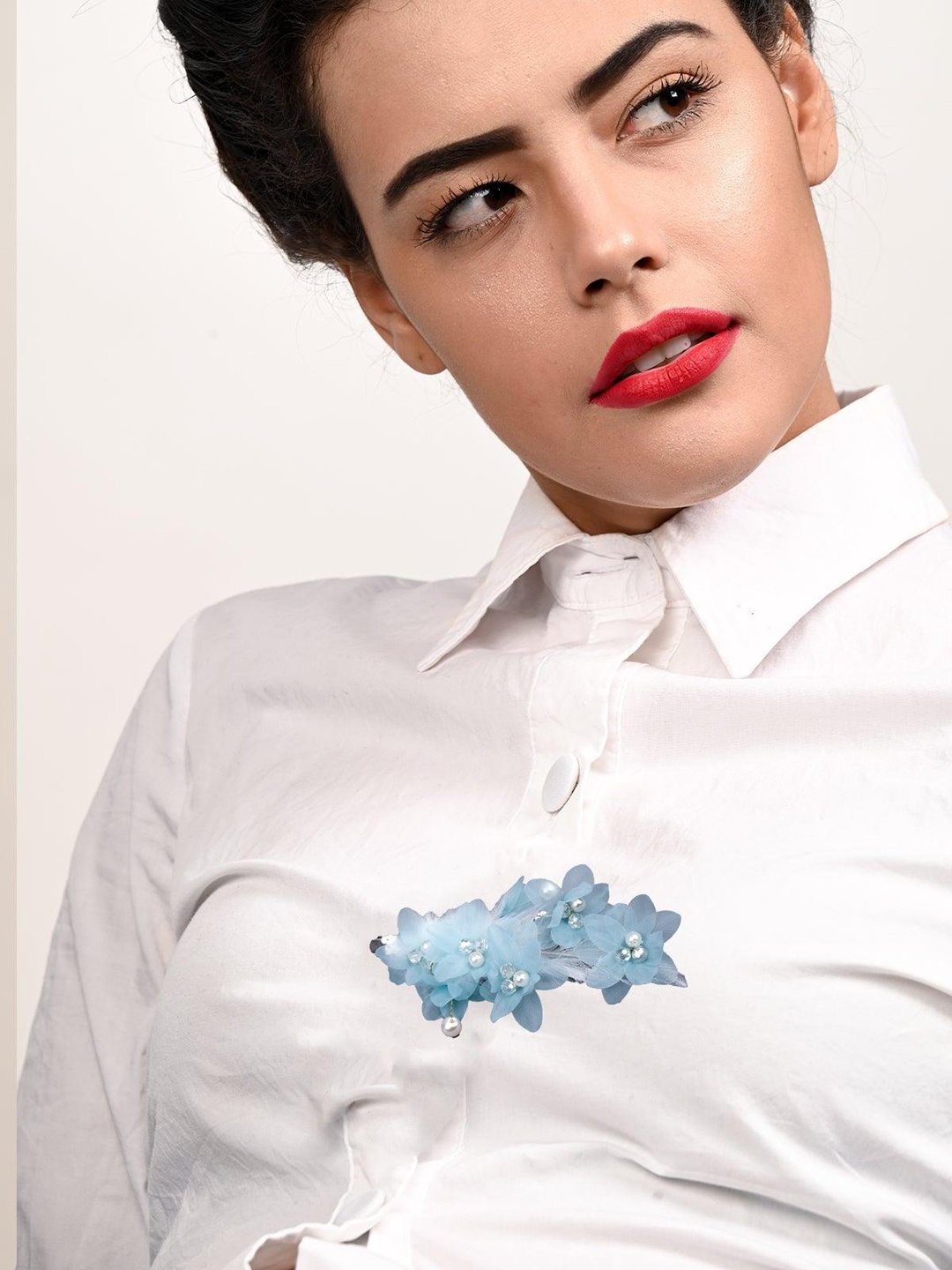 

ODETTE Women Flower & Beads Embellished Detail Brooch, Turquoise blue