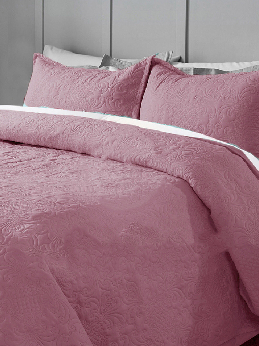 

LABHAM Sensation Mauve Quilted 230 TC Cotton Double King Bed Cover With 2 Pillow Covers