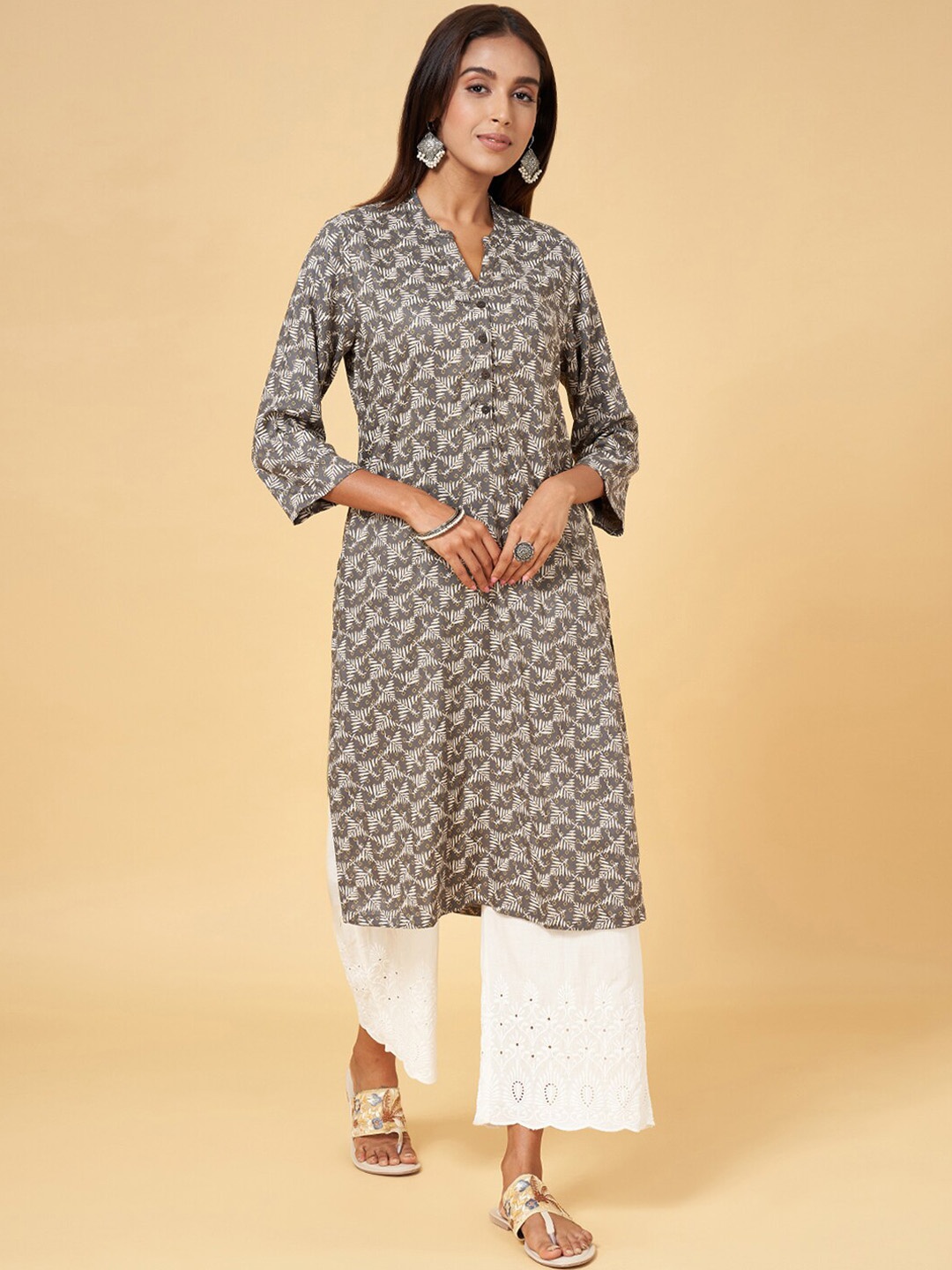

RANGMANCH BY PANTALOONS Floral Printed Straight Kurta, Charcoal