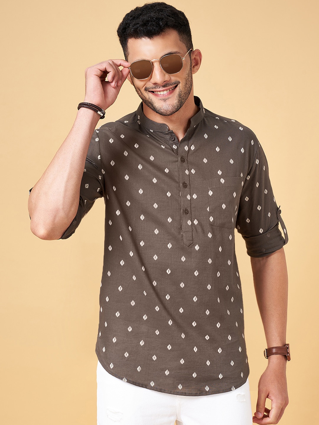 

indus route by Pantaloons Geometric Embroidered Kurta, Charcoal