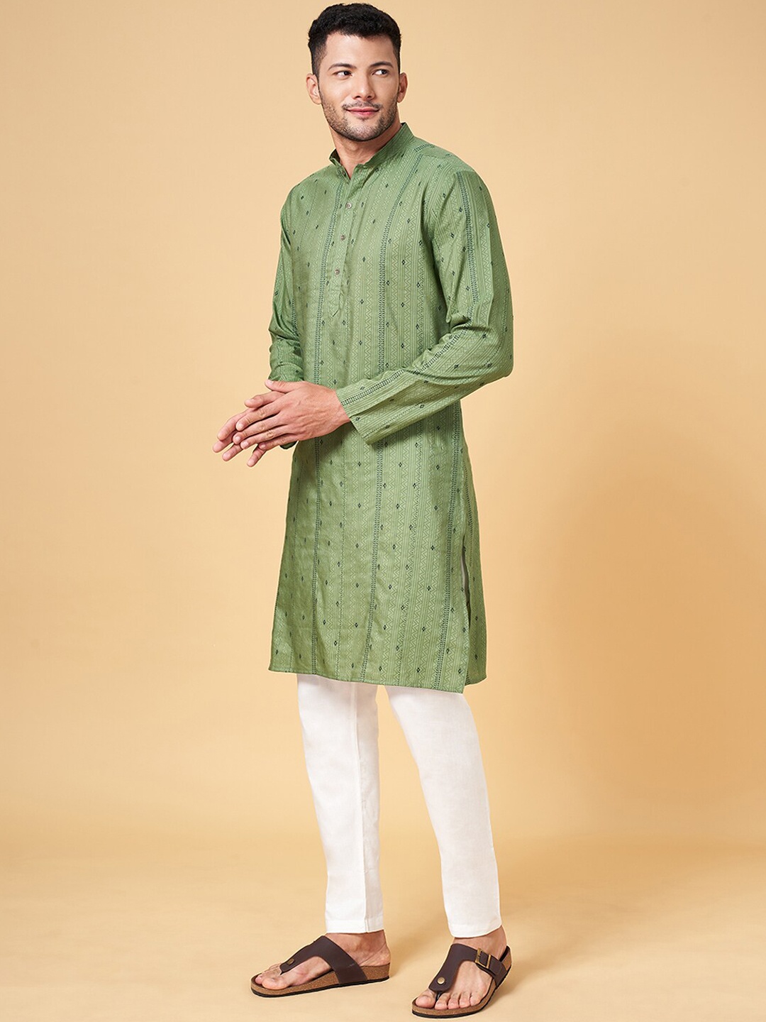 

indus route by Pantaloons Geometric Woven Design Straight Kurta, Green