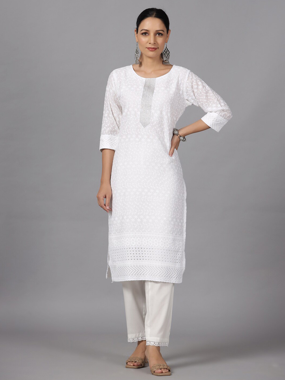 

Amchoor Ethnic Motifs Embroidered Pure Cotton Straight Kurta, White