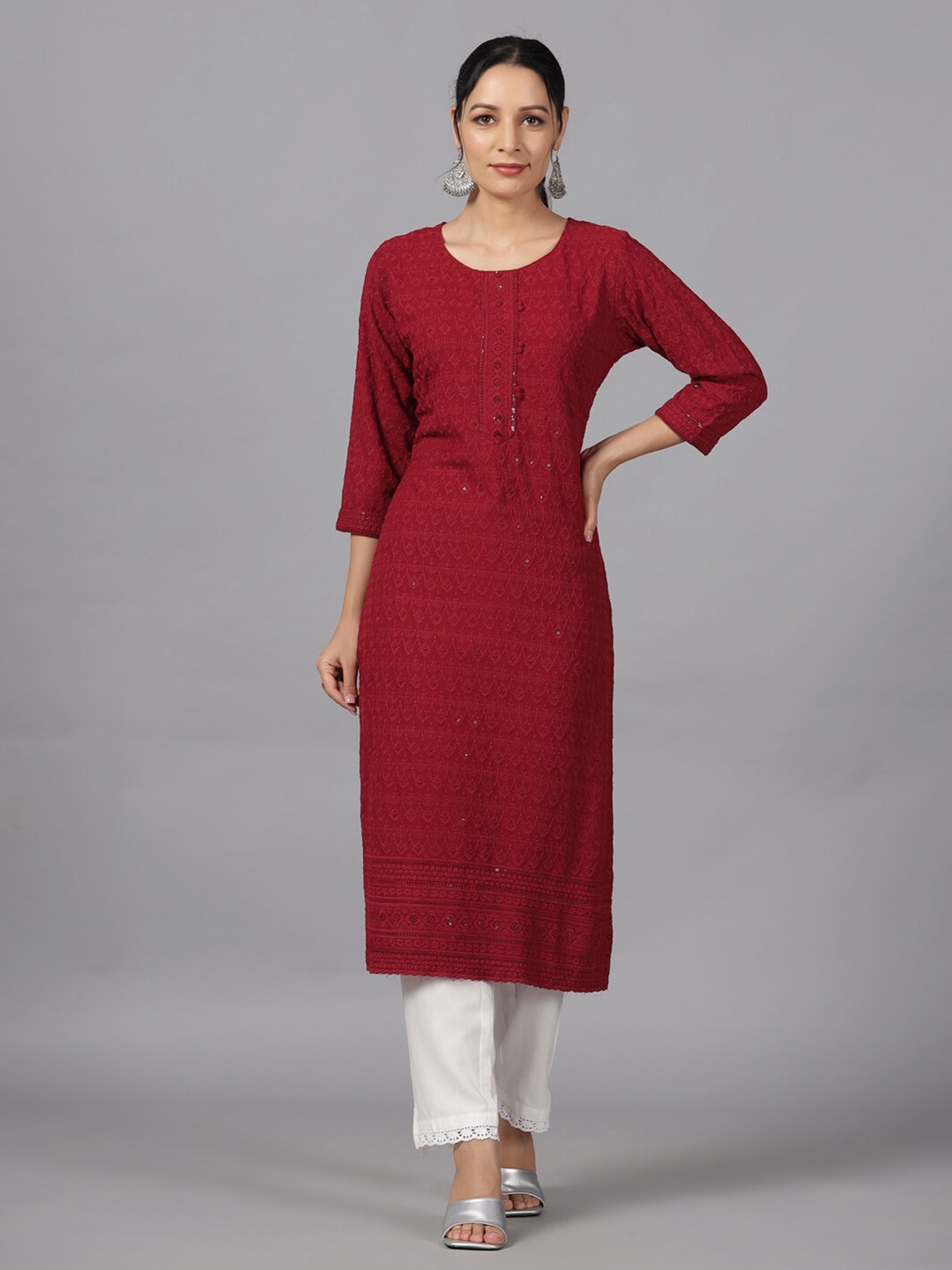 

Amchoor Floral Chikankari Round Neck Kurta, Maroon