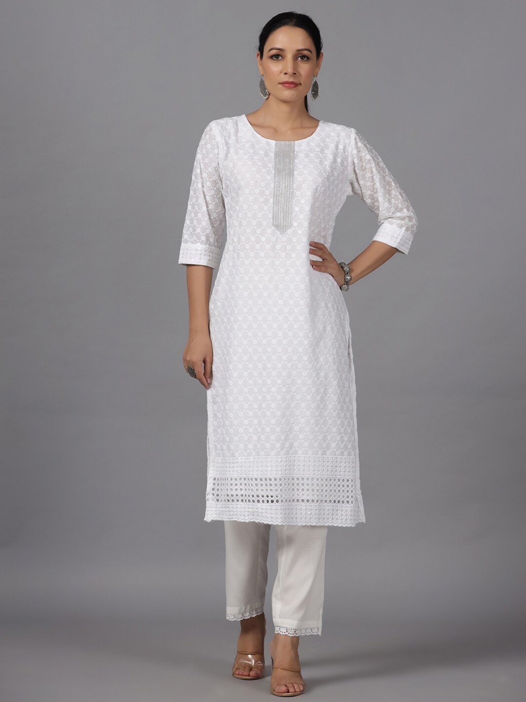 

Amchoor Floral Embroidered Sequined Chikankari Kurta, White