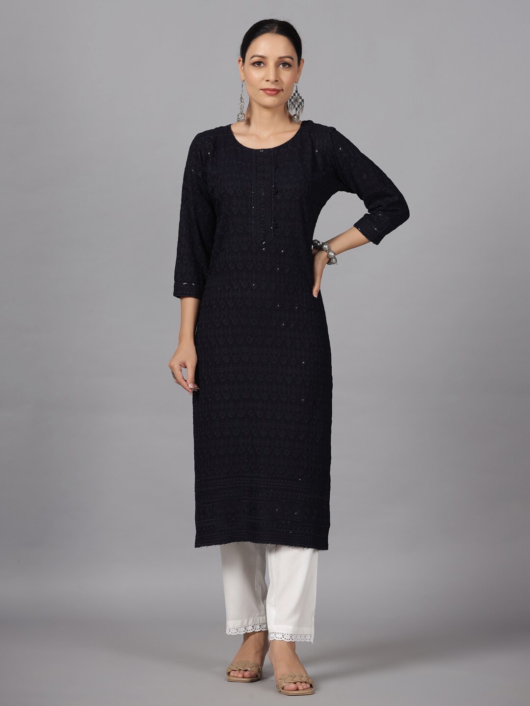 

Amchoor Floral Embroidered Sequinned Kurta, Black