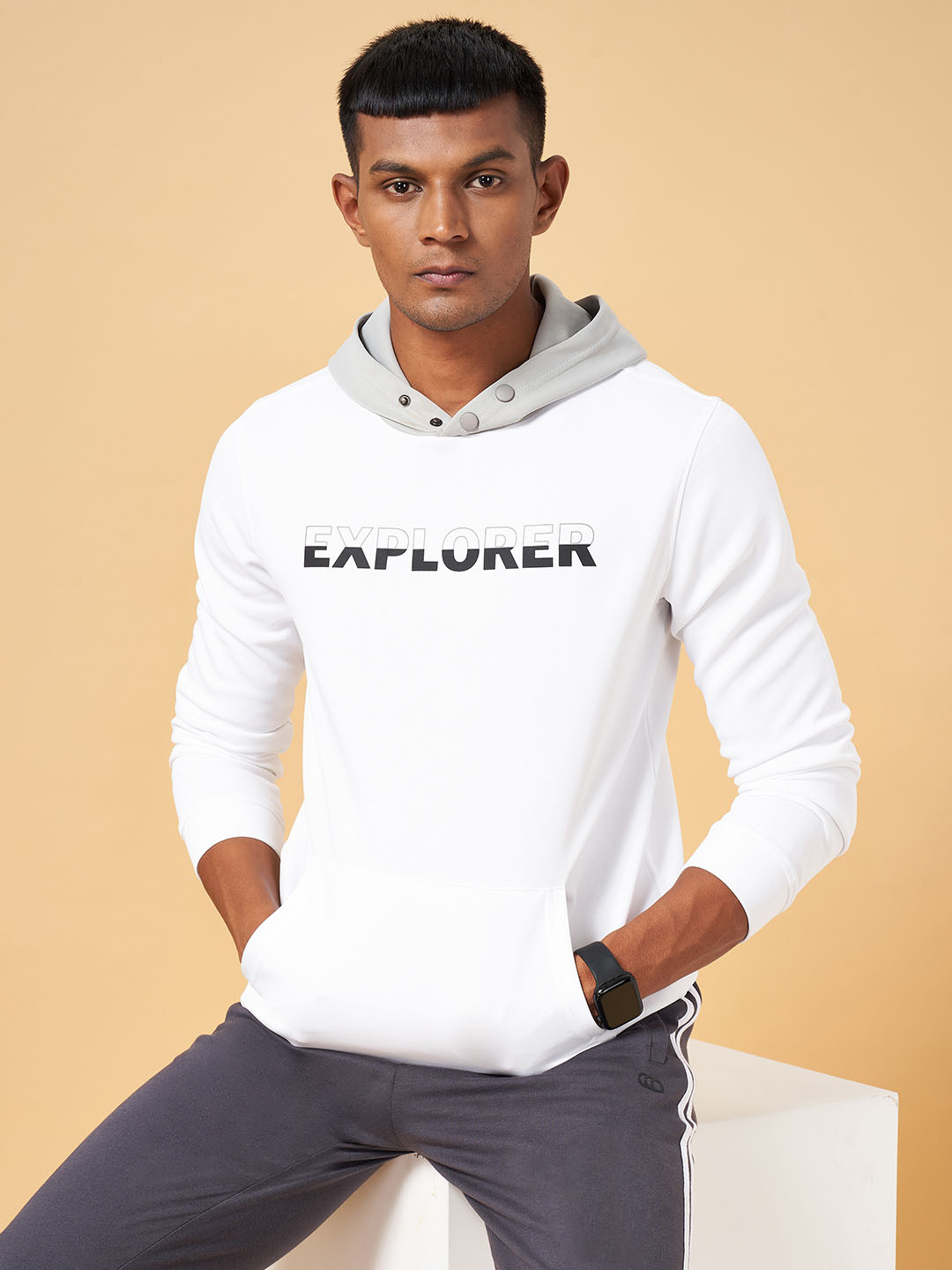 

Ajile by Pantaloons Typography Hooded Full Sleeves Slim Fit Sports T-shirt, White