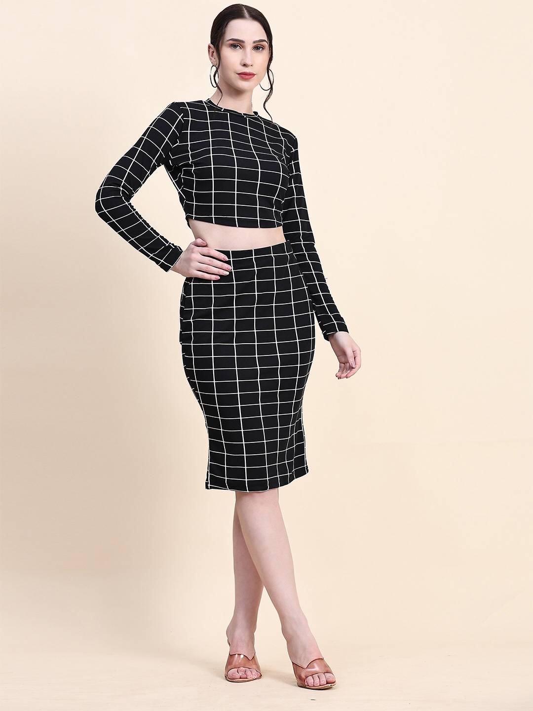 

BAESD Checked Round Neck Top & Skirt, Black