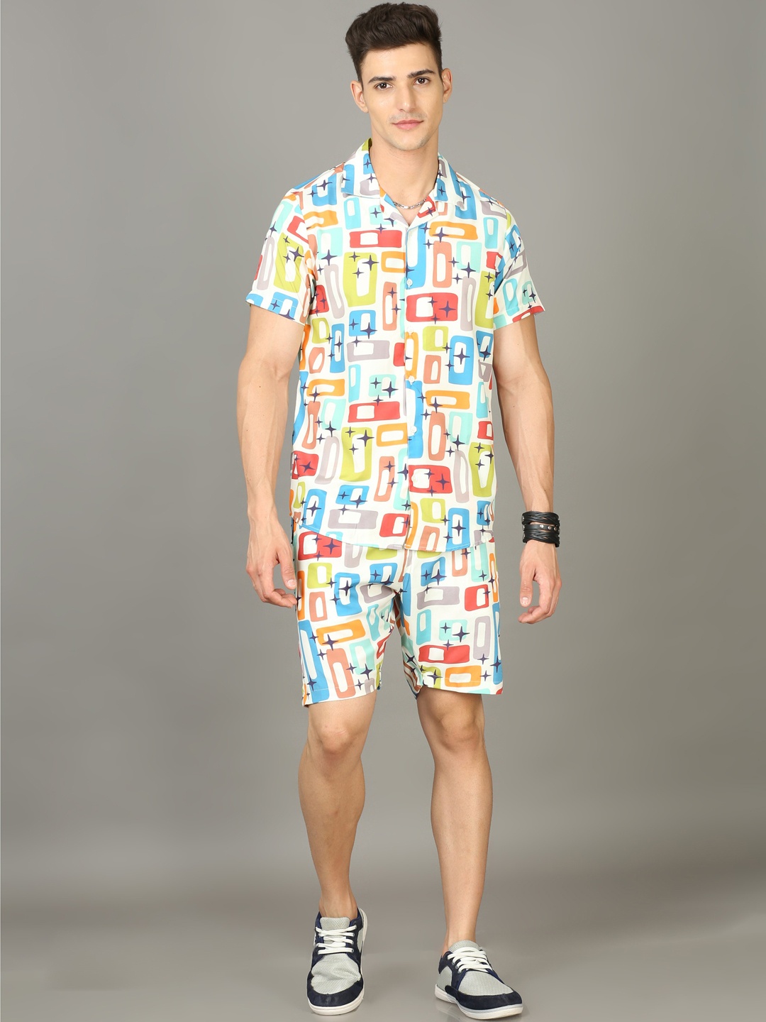 

Bushirt Geometric Printed Shirt With Shorts, Cream