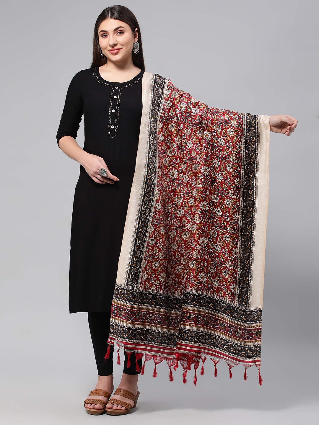 

Rani Saahiba Printed Art Silk Kalamkari Dupatta, Maroon