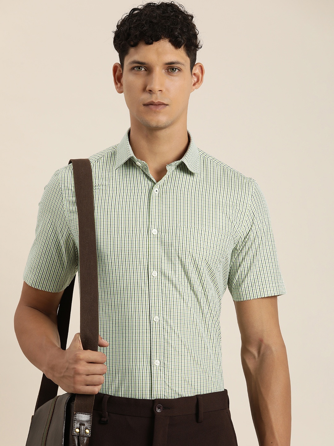 

INVICTUS Men Original Slim Fit Opaque Checked Formal Shirt, Green