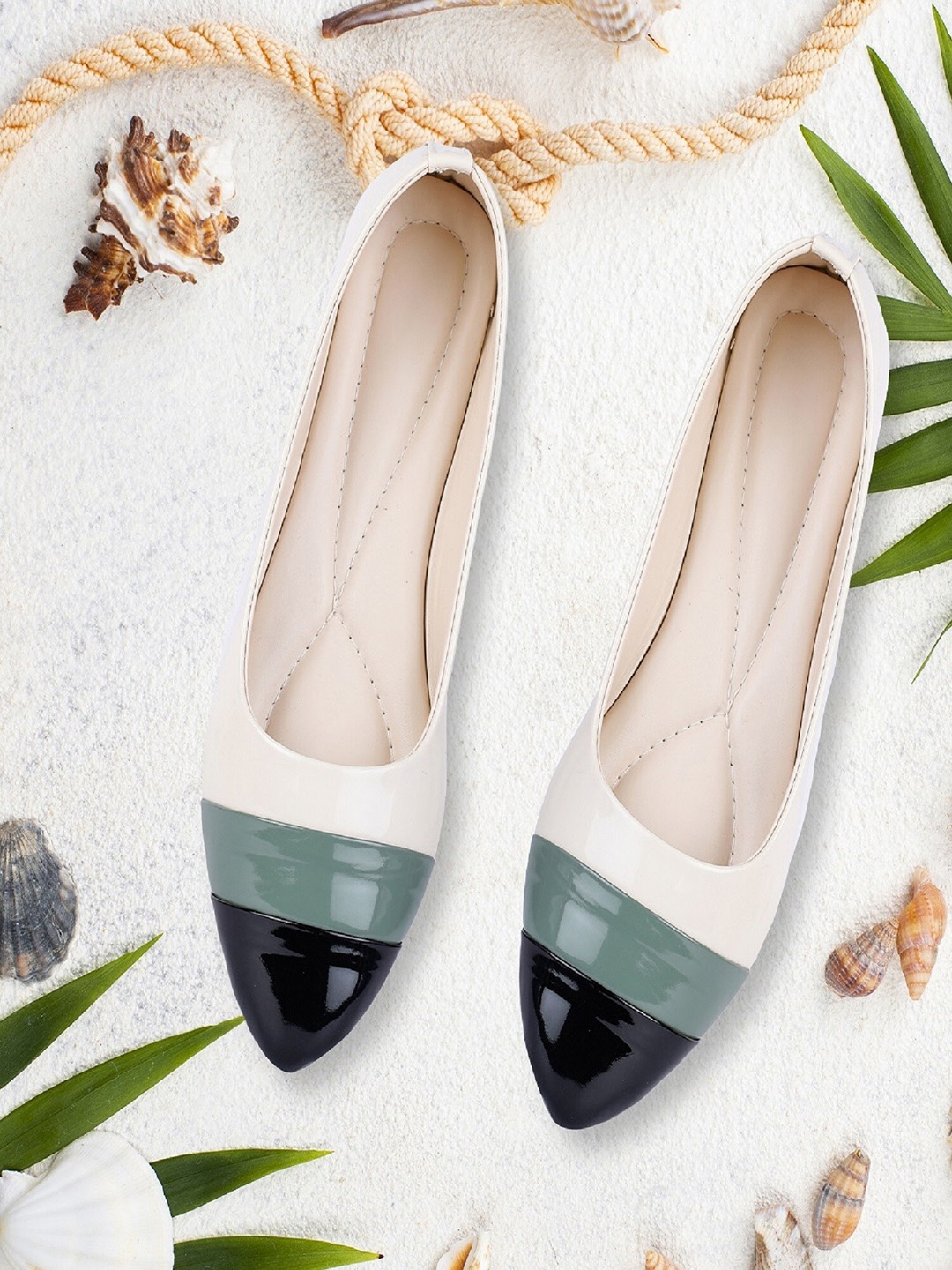 

Moonwalk Colourblocked Casual Ballerinas Flats, Cream