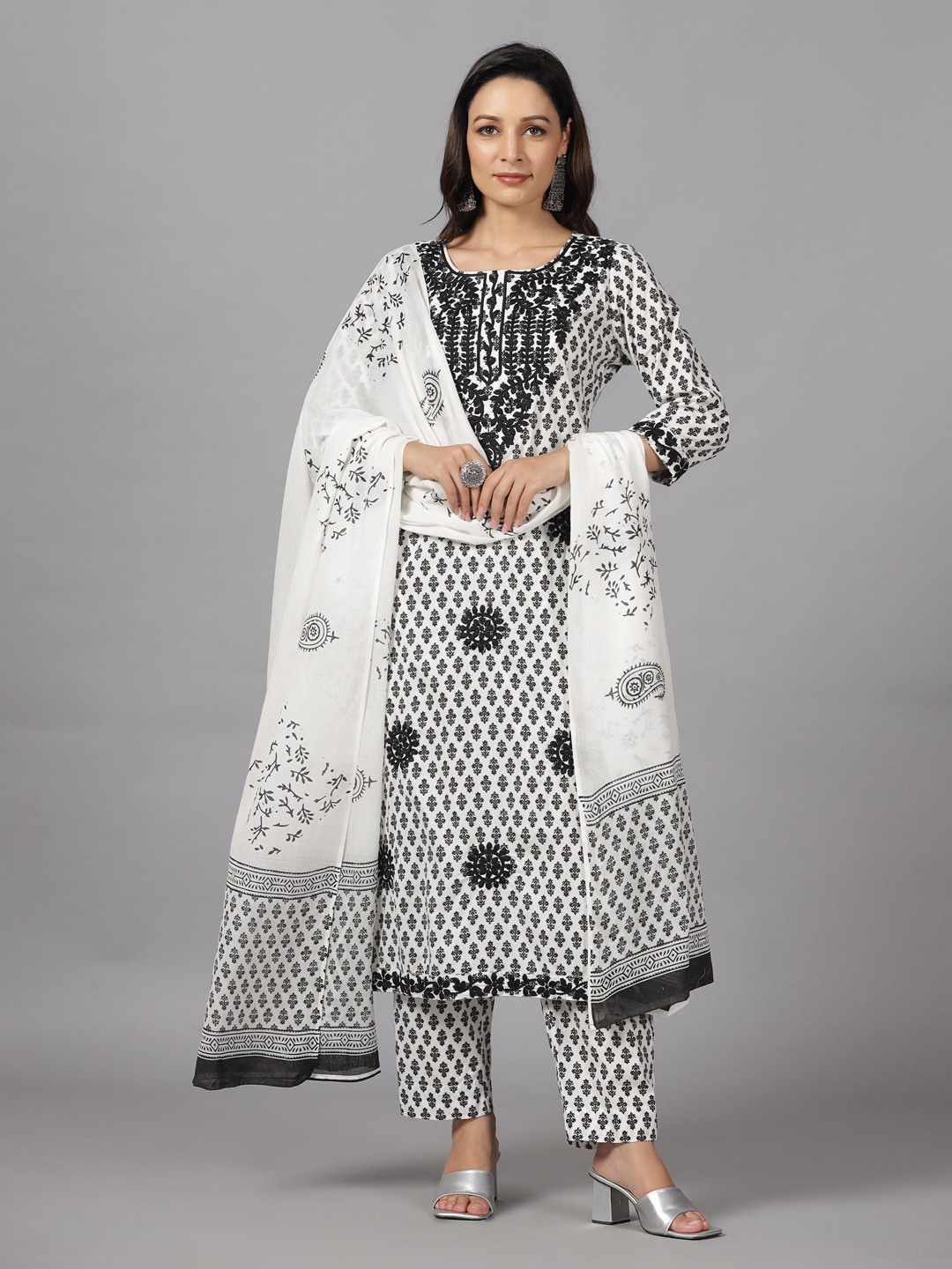 

Amchoor Ethnic Motifs Printed Round Neck Straight Kurta With Patiala & Dupatta, White