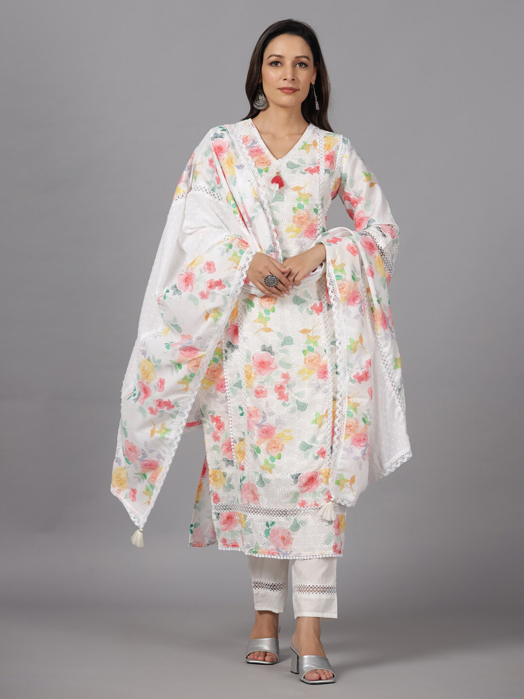 

Amchoor Floral Printed V-Neck Flared Sleeves Pure Cotton Kurta & Trousers with Dupatta, White