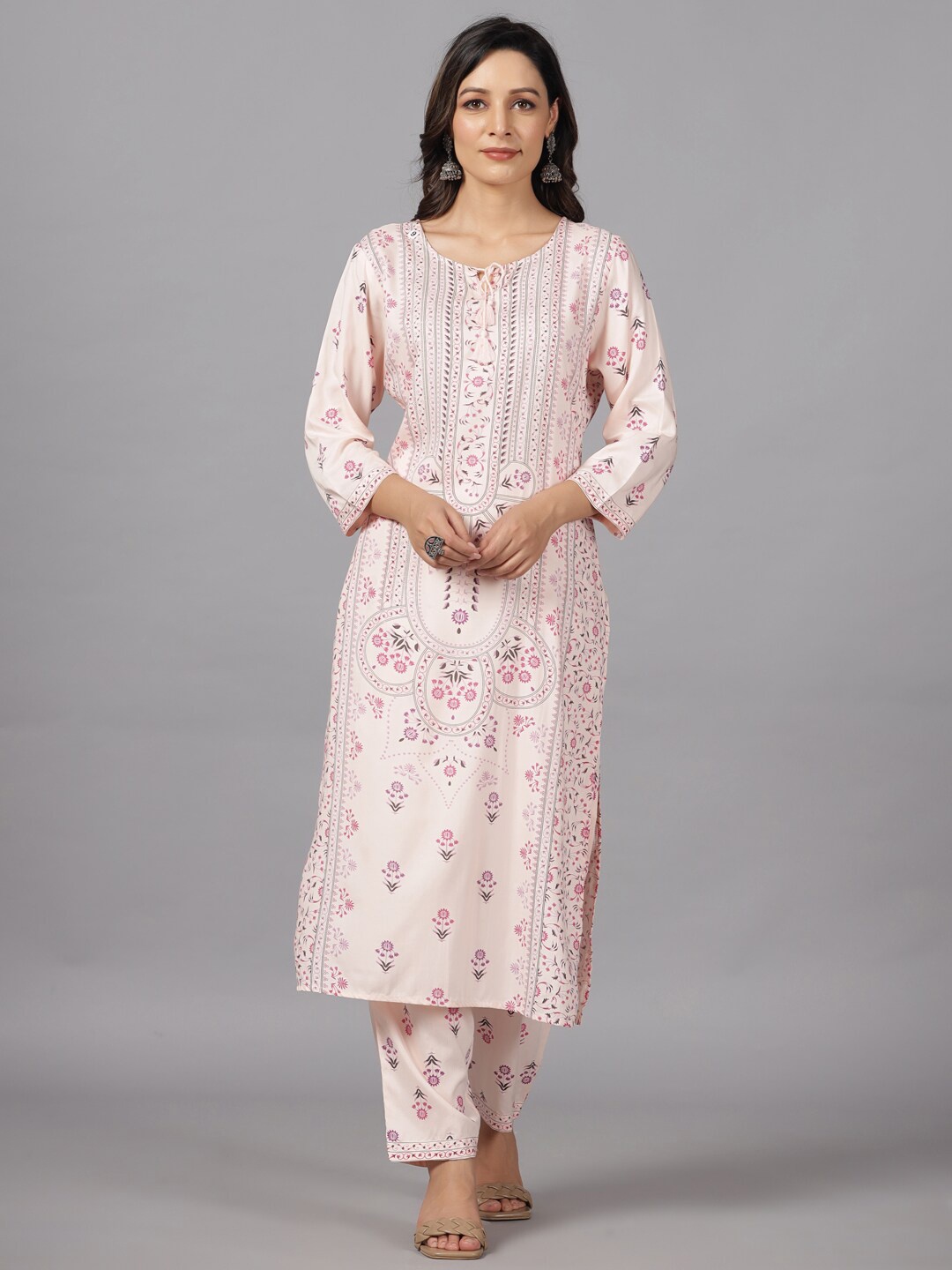 

Amchoor Ethnic Motifs Printed Tie-Up Neck Straight Kurta with Trousers, Peach