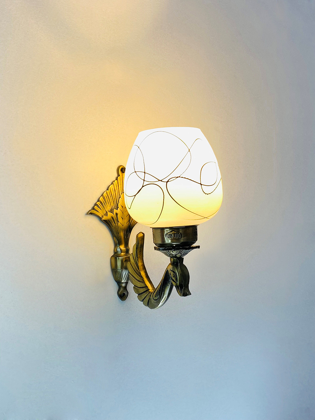 

foziq White Textured Glass Wall Lamp