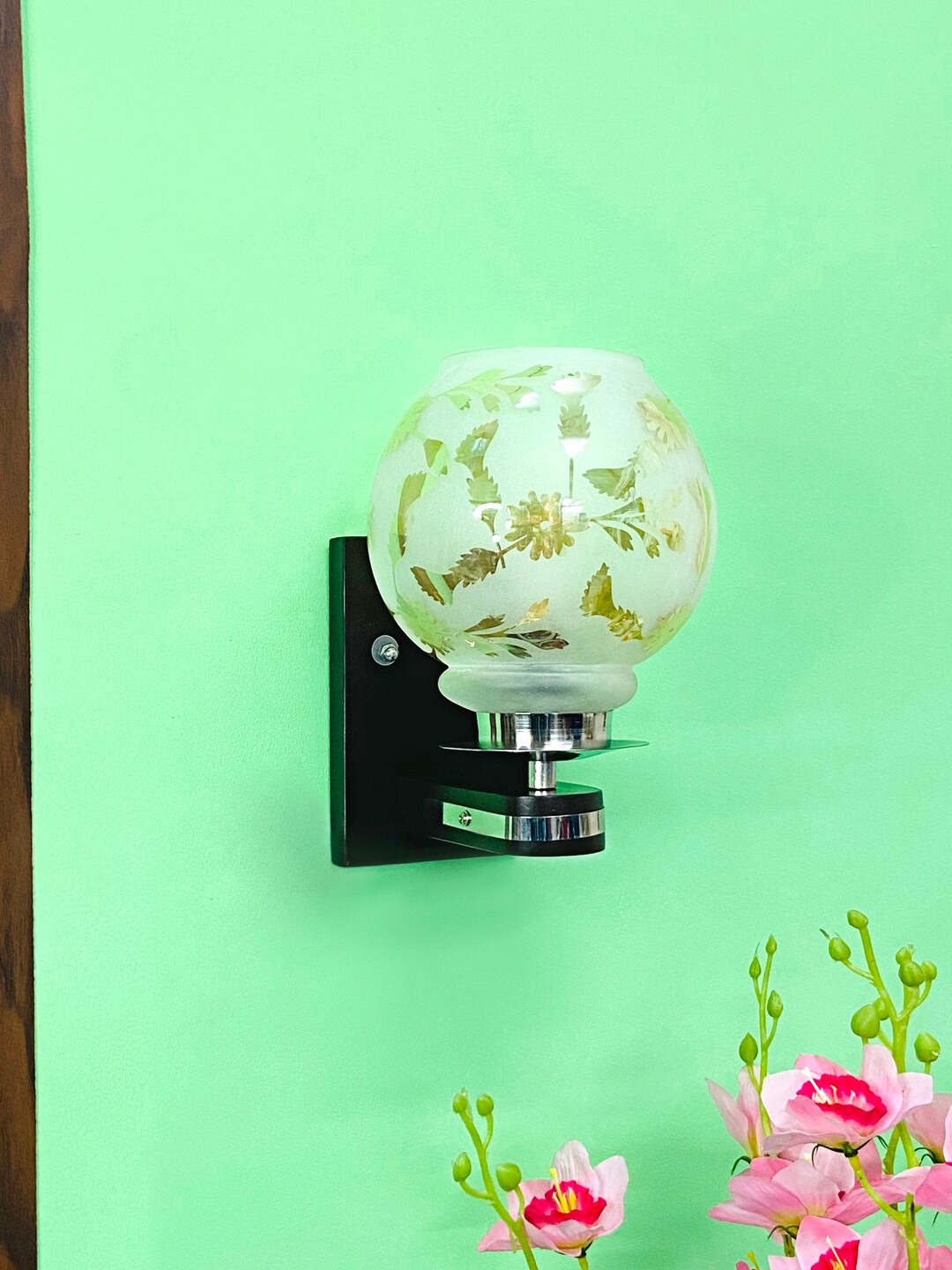 

foziq White & Golden Printed Glass Wall Lamp