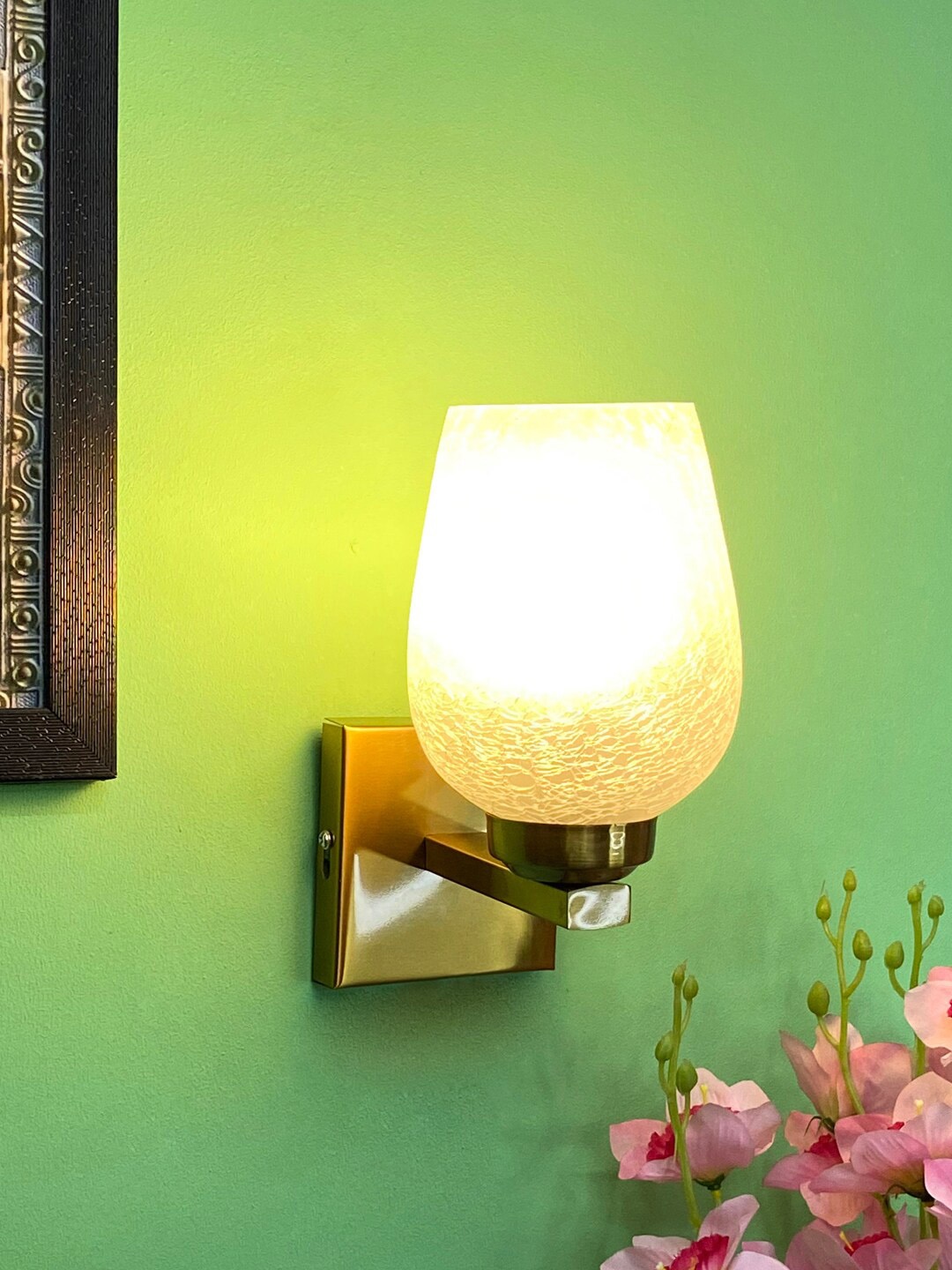 

foziq White Textured Glass Wall Lamp