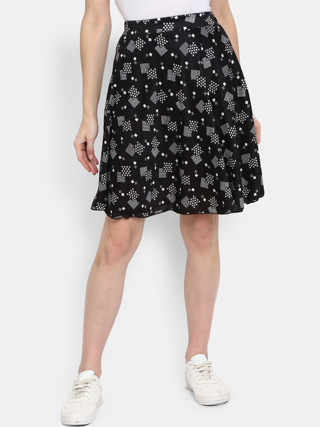 

V-Mart Printed Flared Skirt, Black