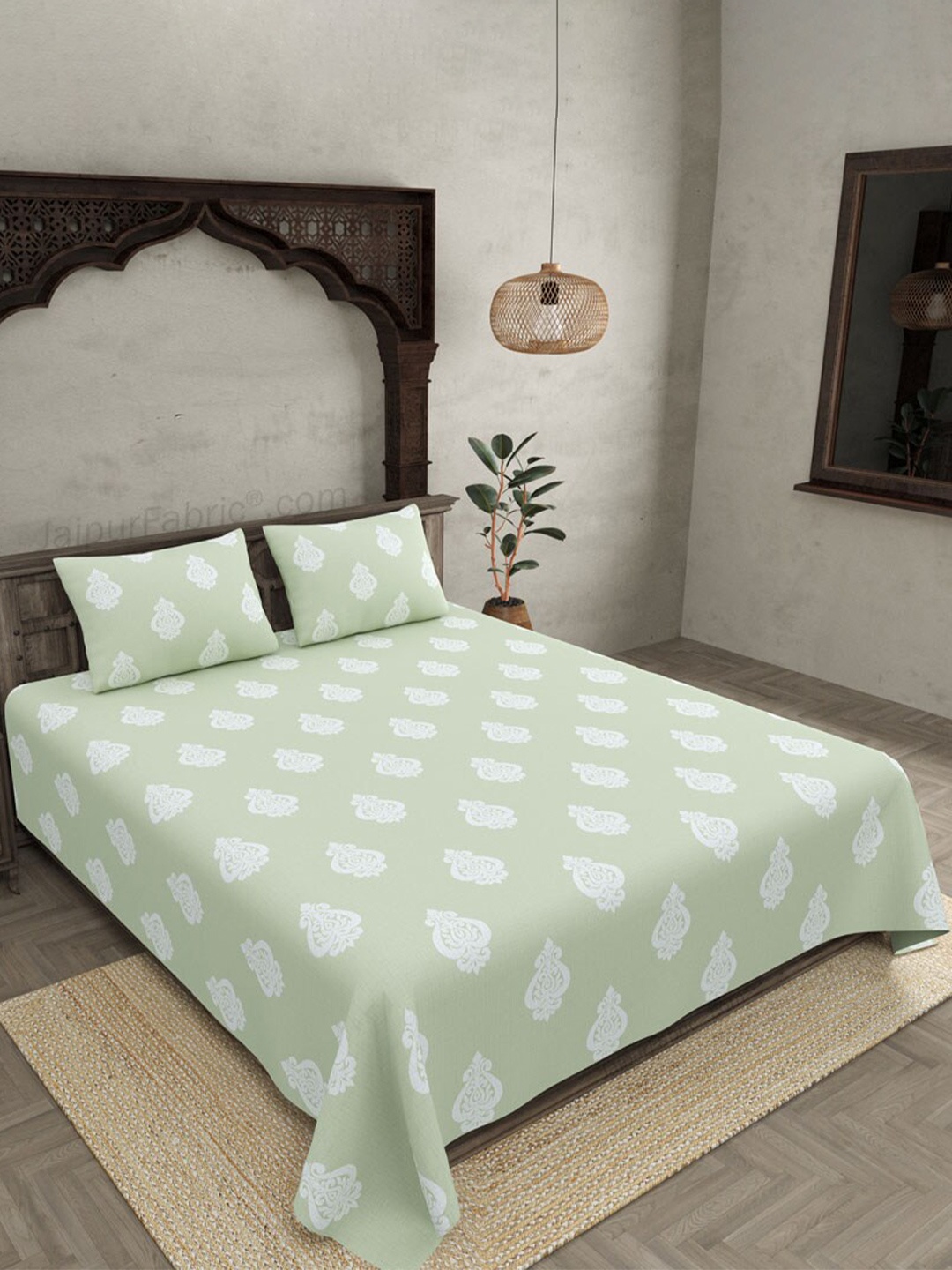 

JAIPUR FABRIC Green & White Ethnic Motifs 250 TC Cotton King Bedsheet with 2 Pillow Covers