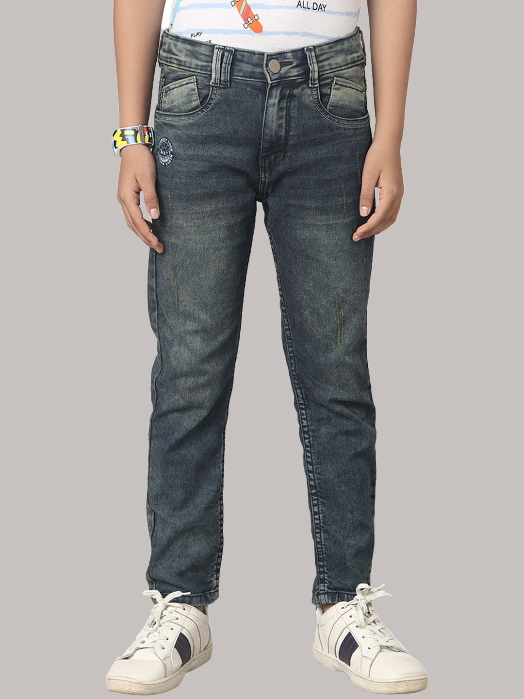 

UNDER FOURTEEN ONLY Boys Slim Fit Low Distress Heavy Fade Stretchable Jeans, Navy blue