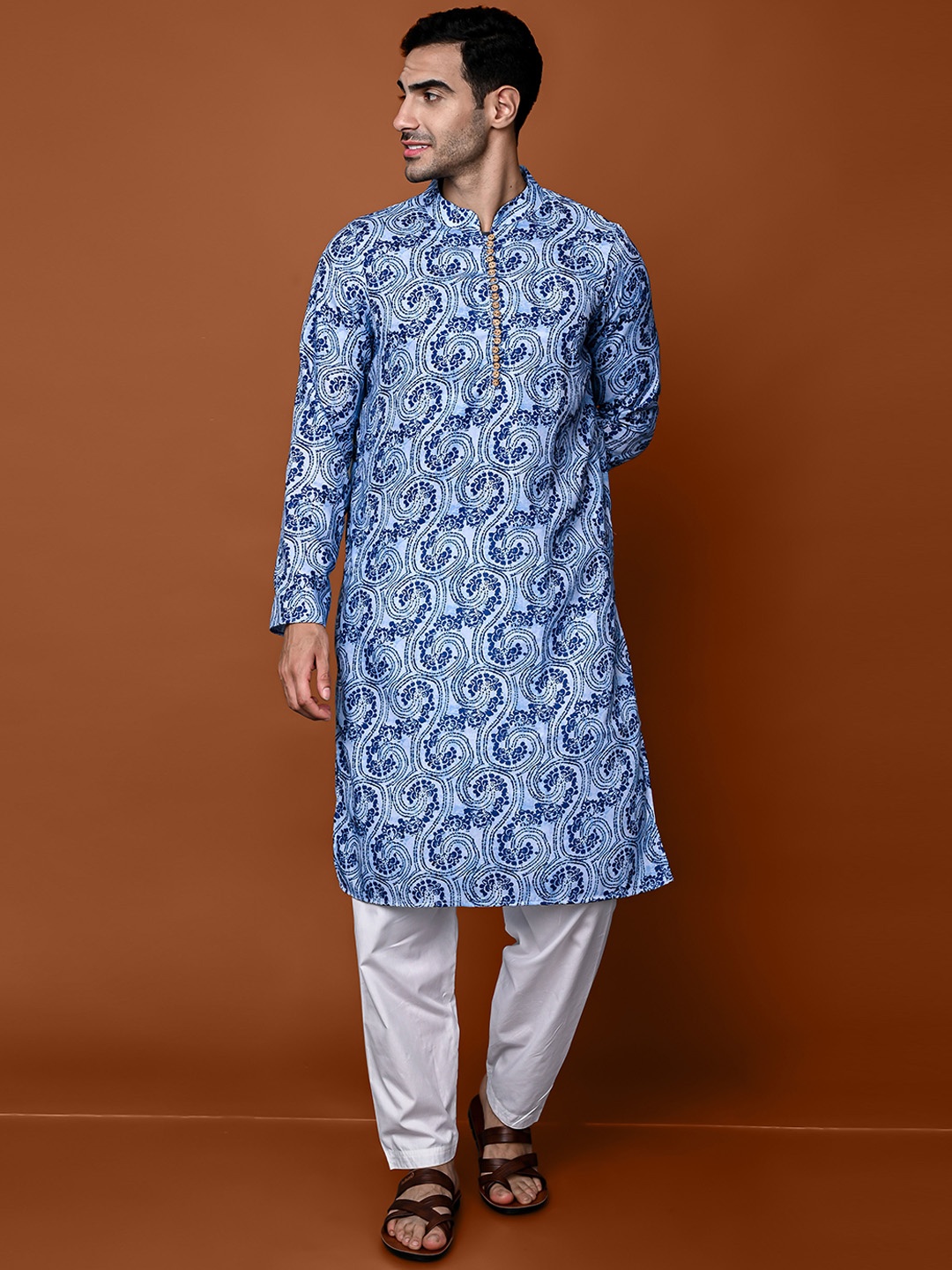 

VESHAM Abstract Printed Regular Kurta With Pyjamas, Blue