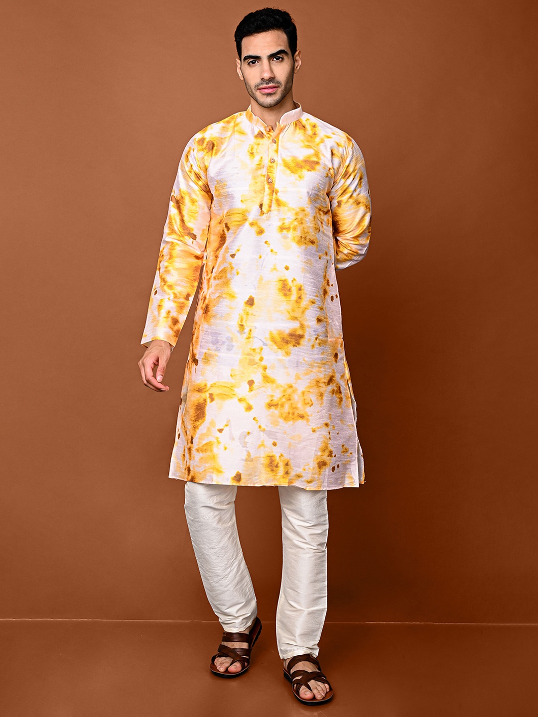 

VESHAM Abstract Dyed Mandarin Collar Kurta With Churidar, Yellow