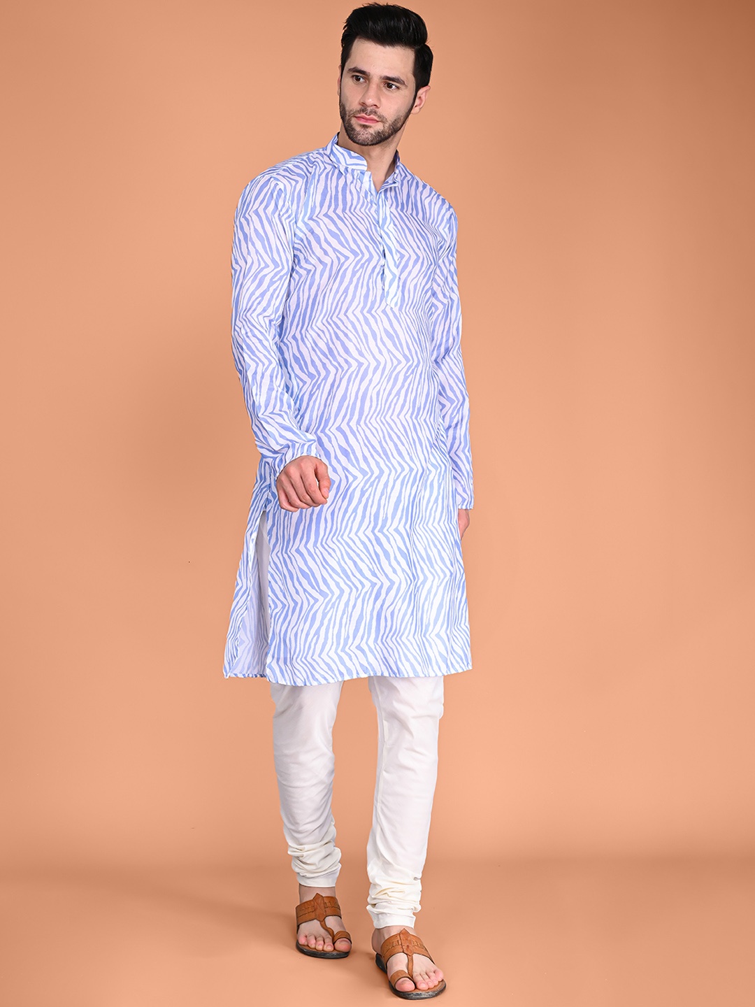 

VESHAM Abstract Printed Mandarin Collar Kurta With Churidar, Blue