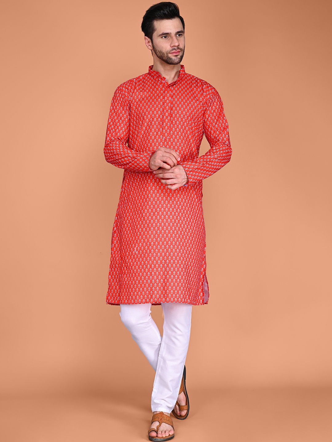 

VESHAM Floral Printed Regular Kurta With Churidar, Red