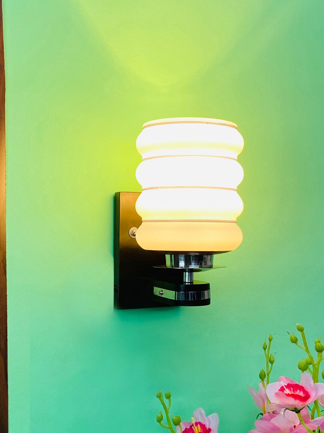 

foziq White Contemporary Wall Lamp