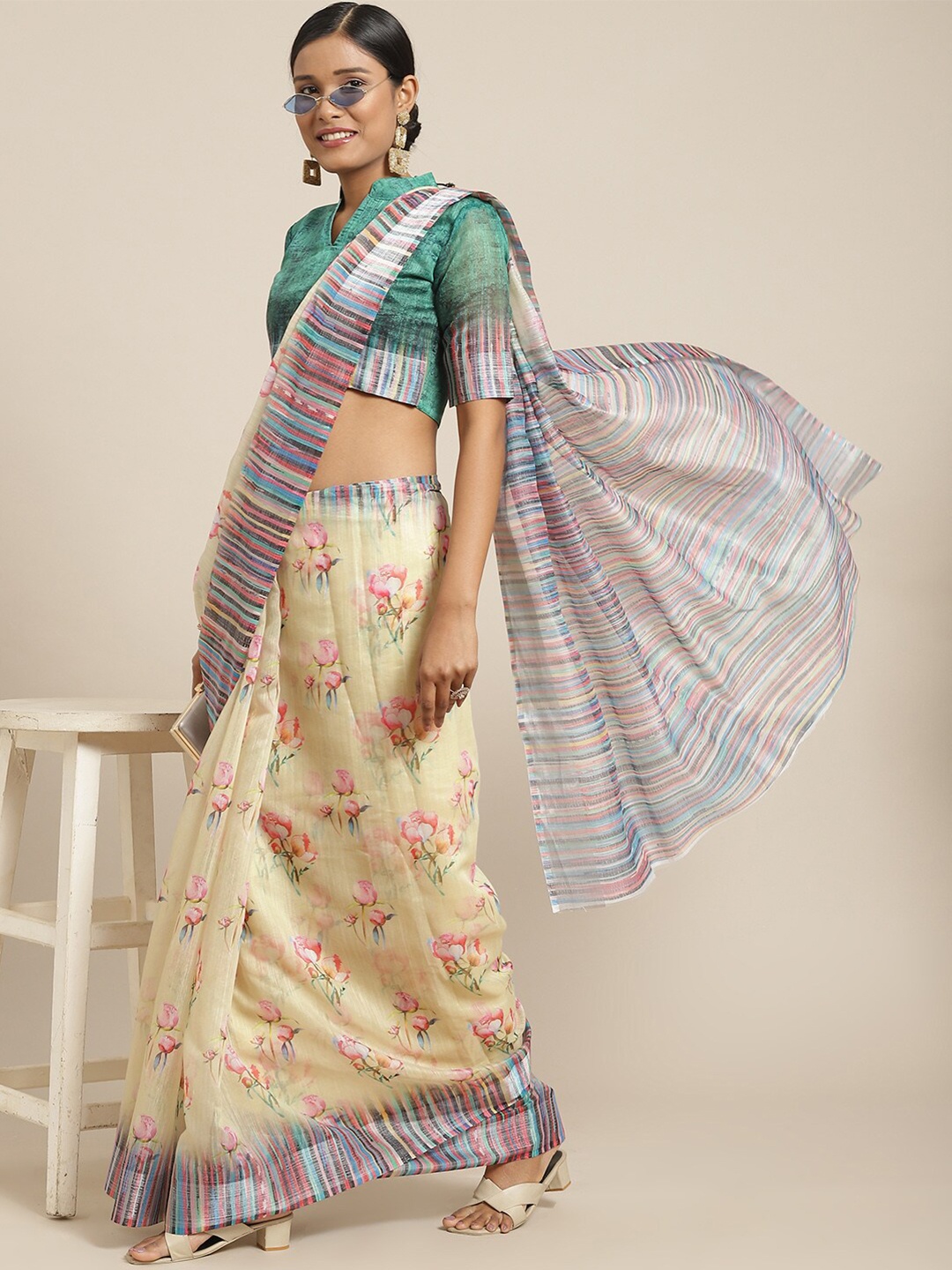 

Mitera Yellow & Pink Floral Printed Saree