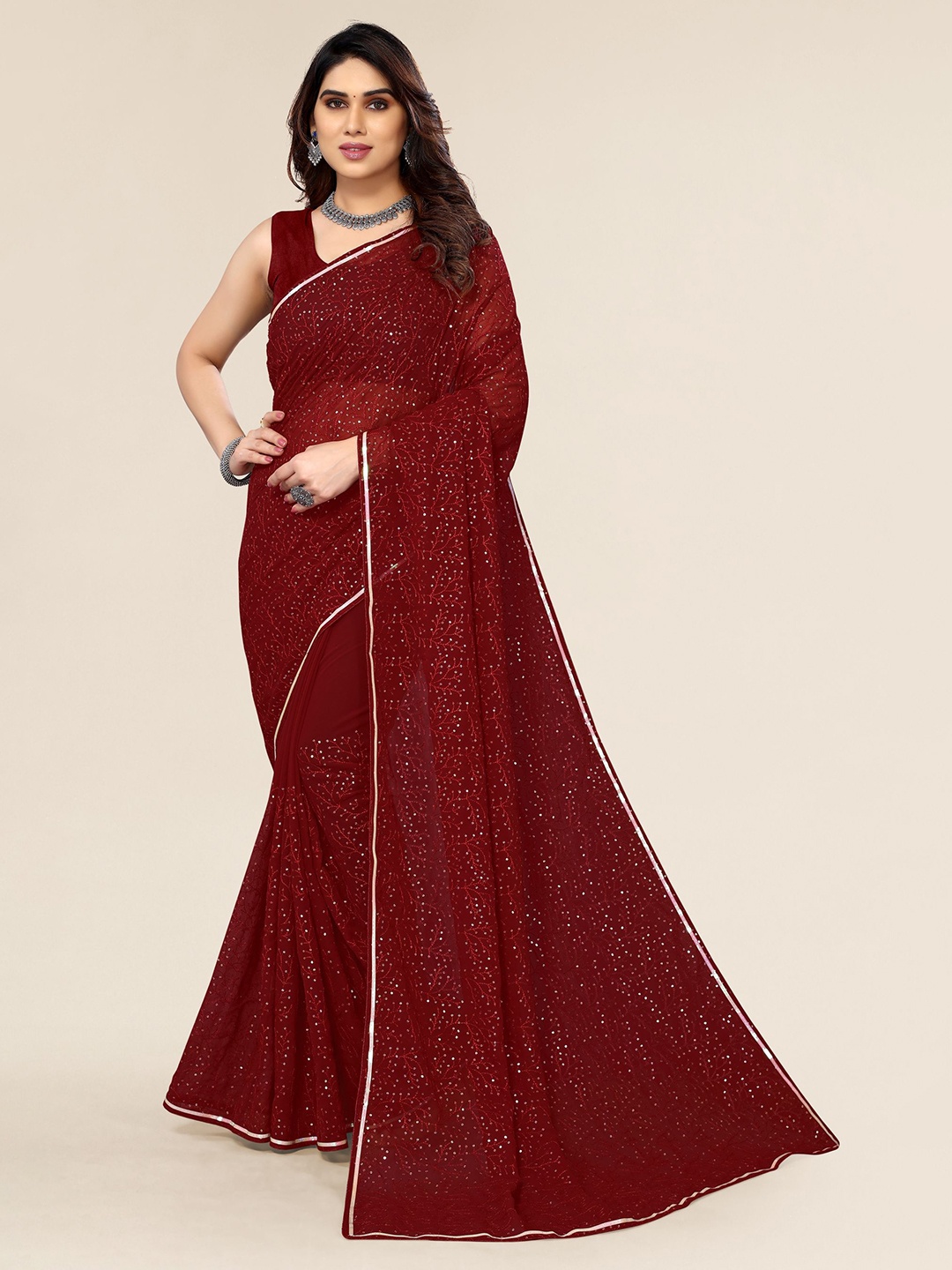 

VAIRAGEE Embellished Sequinned Saree, Maroon