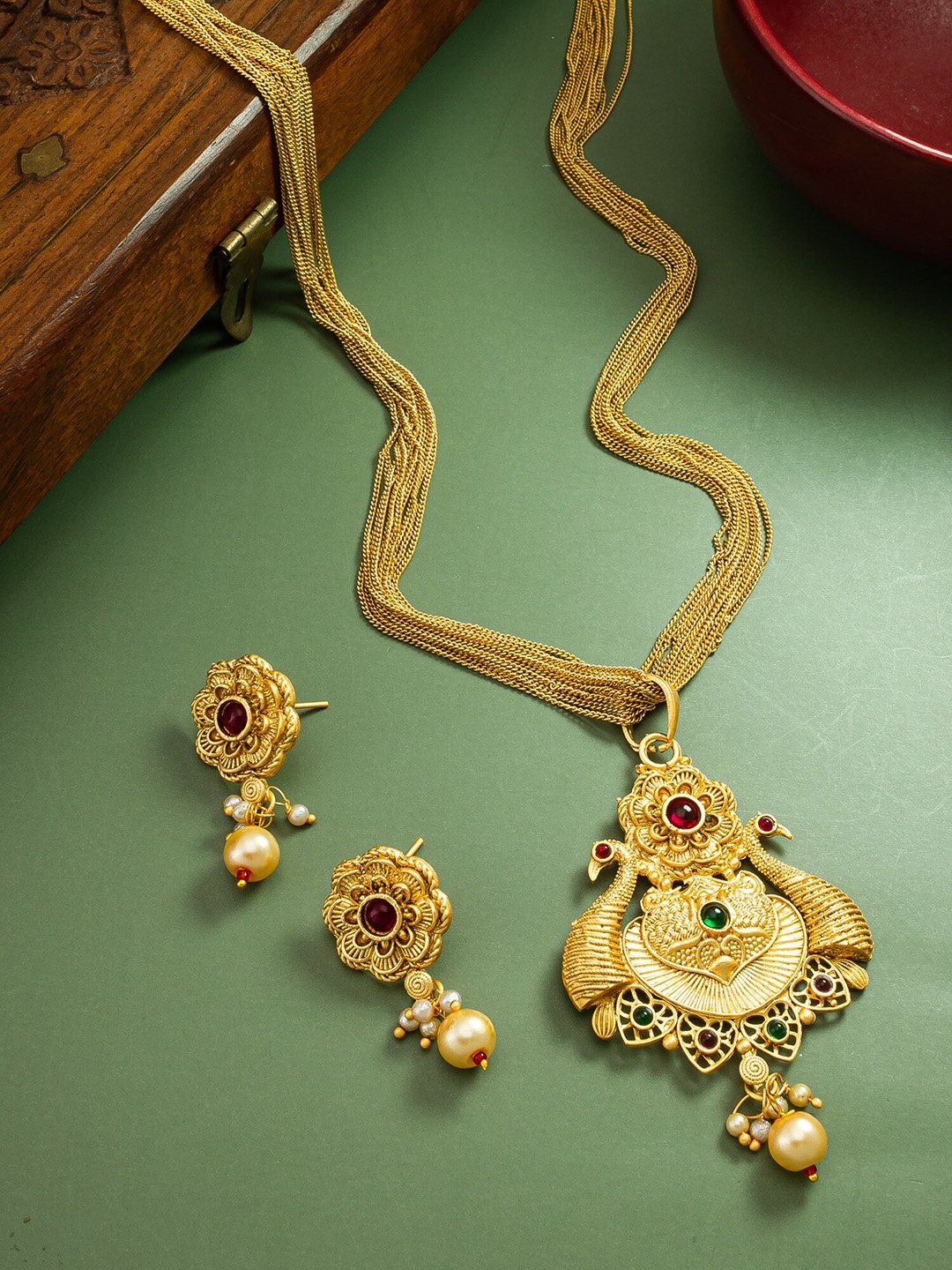 

aadita Gold-Plated Stone-Studded Temple Jewellery Set