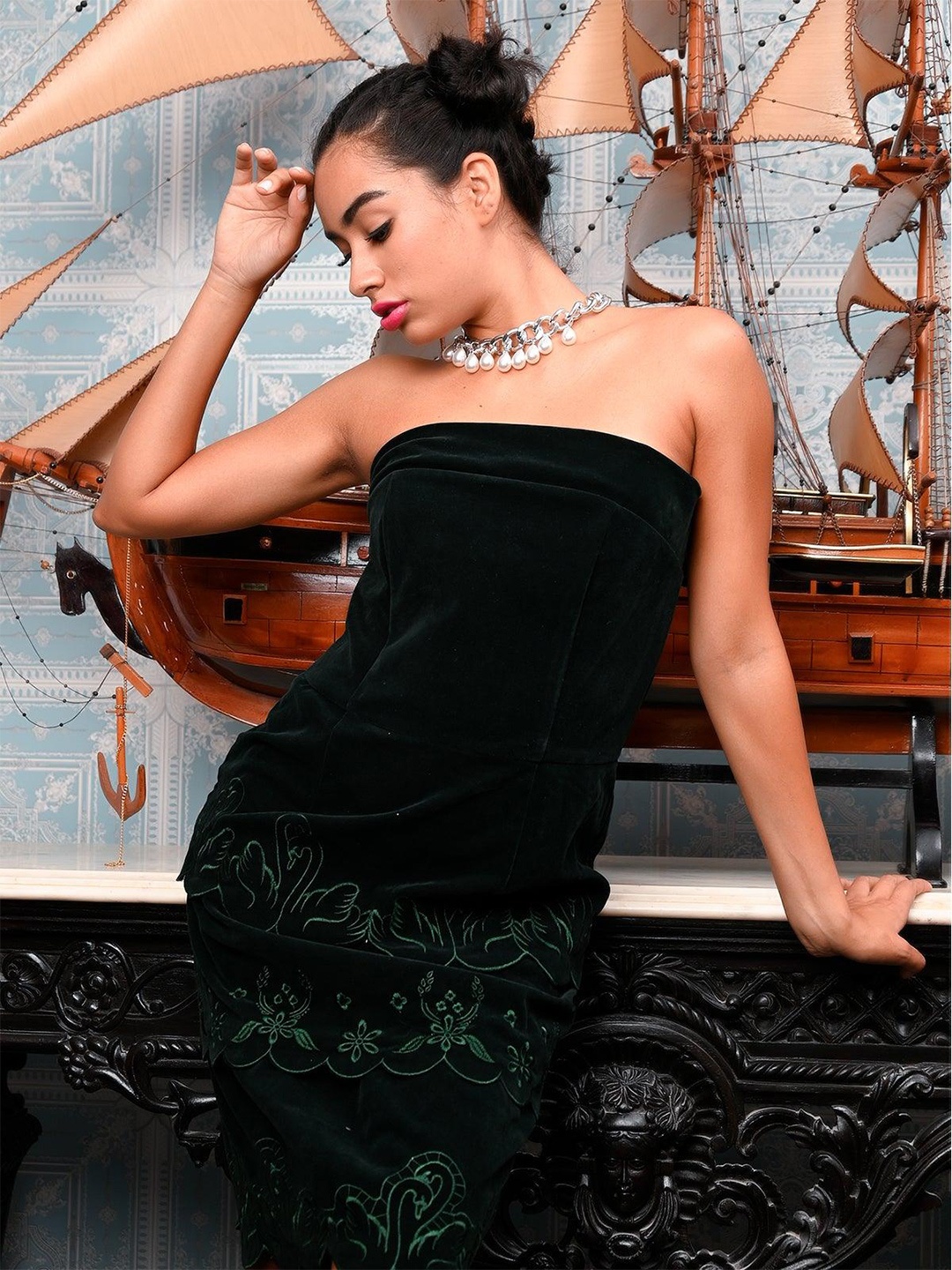 

ODETTE Silver-Plated Stones Necklace