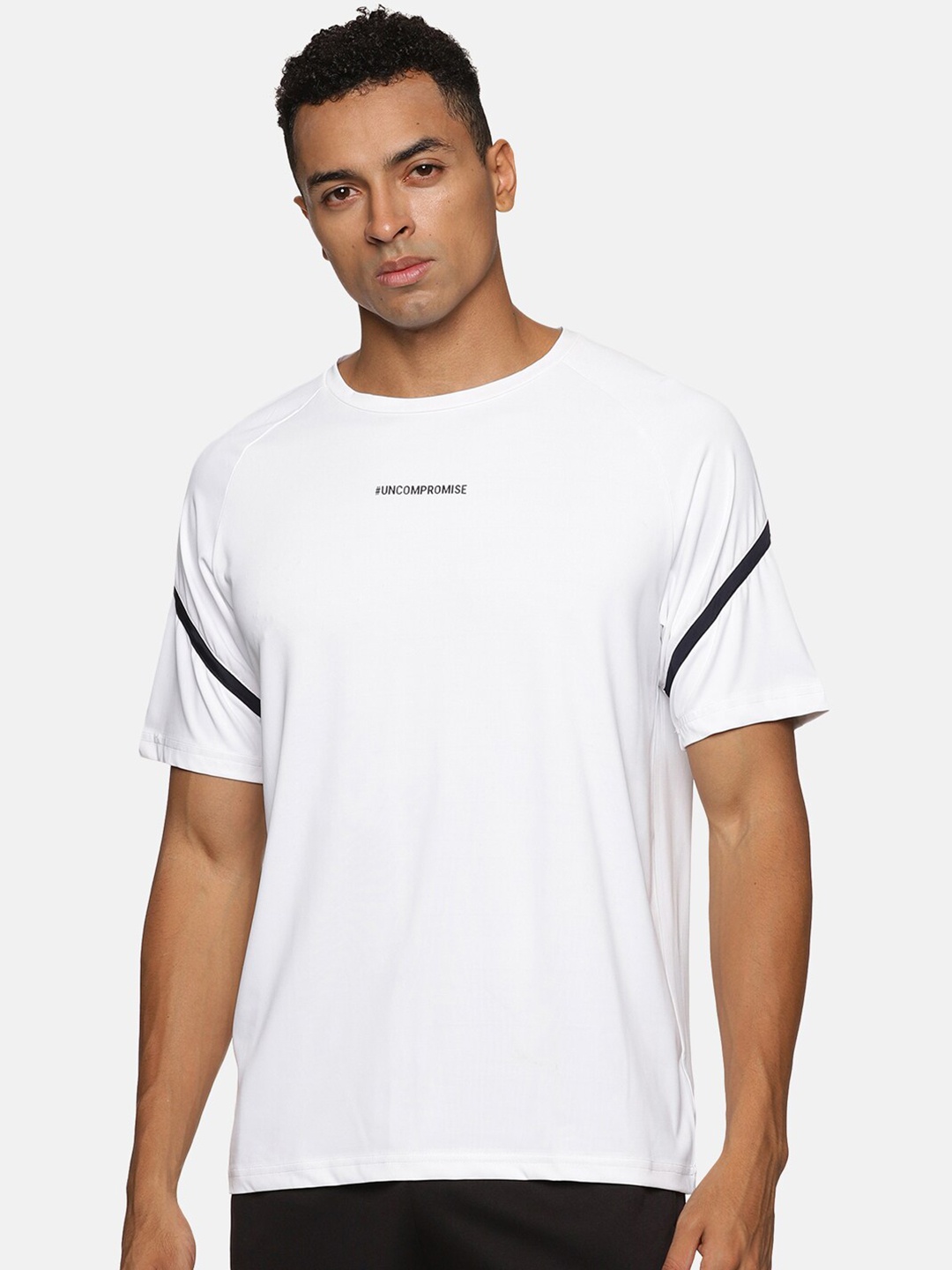 

VS by Sehwag Typography Printed Short Sleeves Slim Fit Sports T-Shirt, White