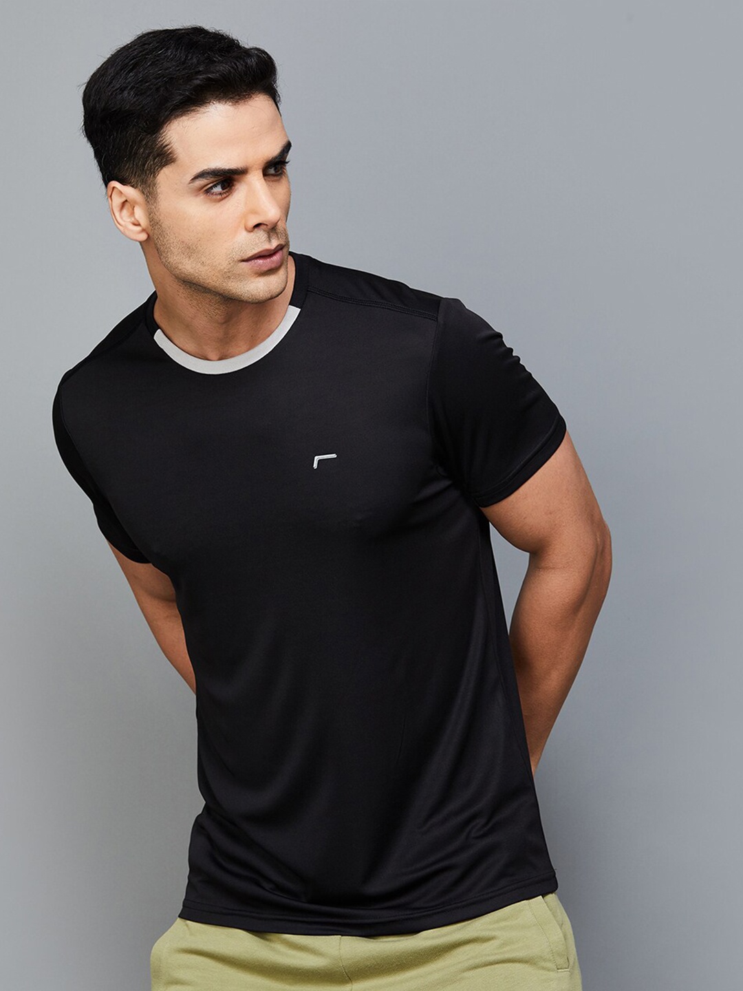 

Fame Forever by Lifestyle Round Neck Sports T-shirt, Black