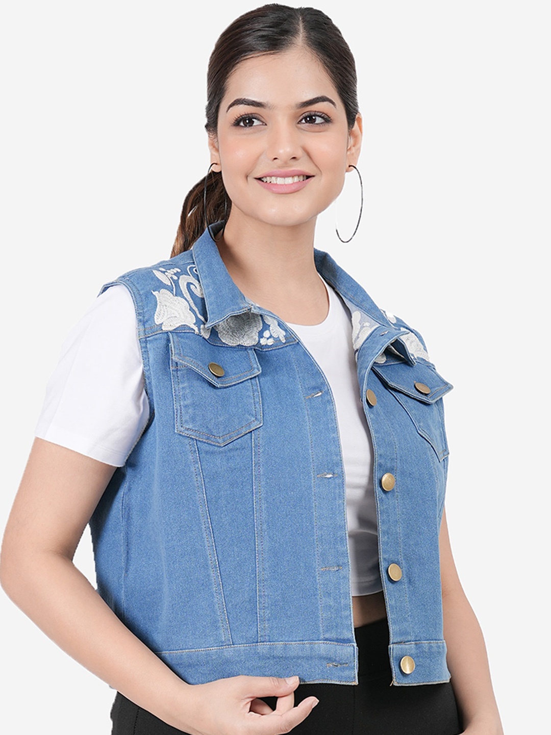 

SUMAVI-FASHION Embroidered Crop Denim Jacket, Blue