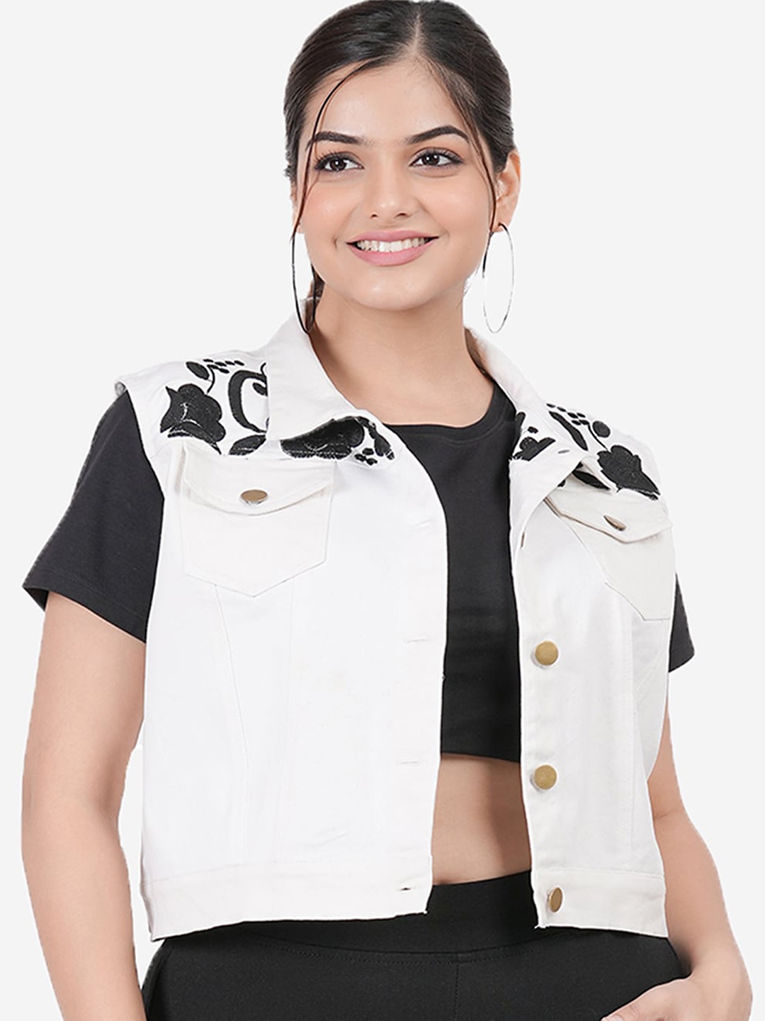 

SUMAVI-FASHION Embroidered Crop Denim Jacket, White