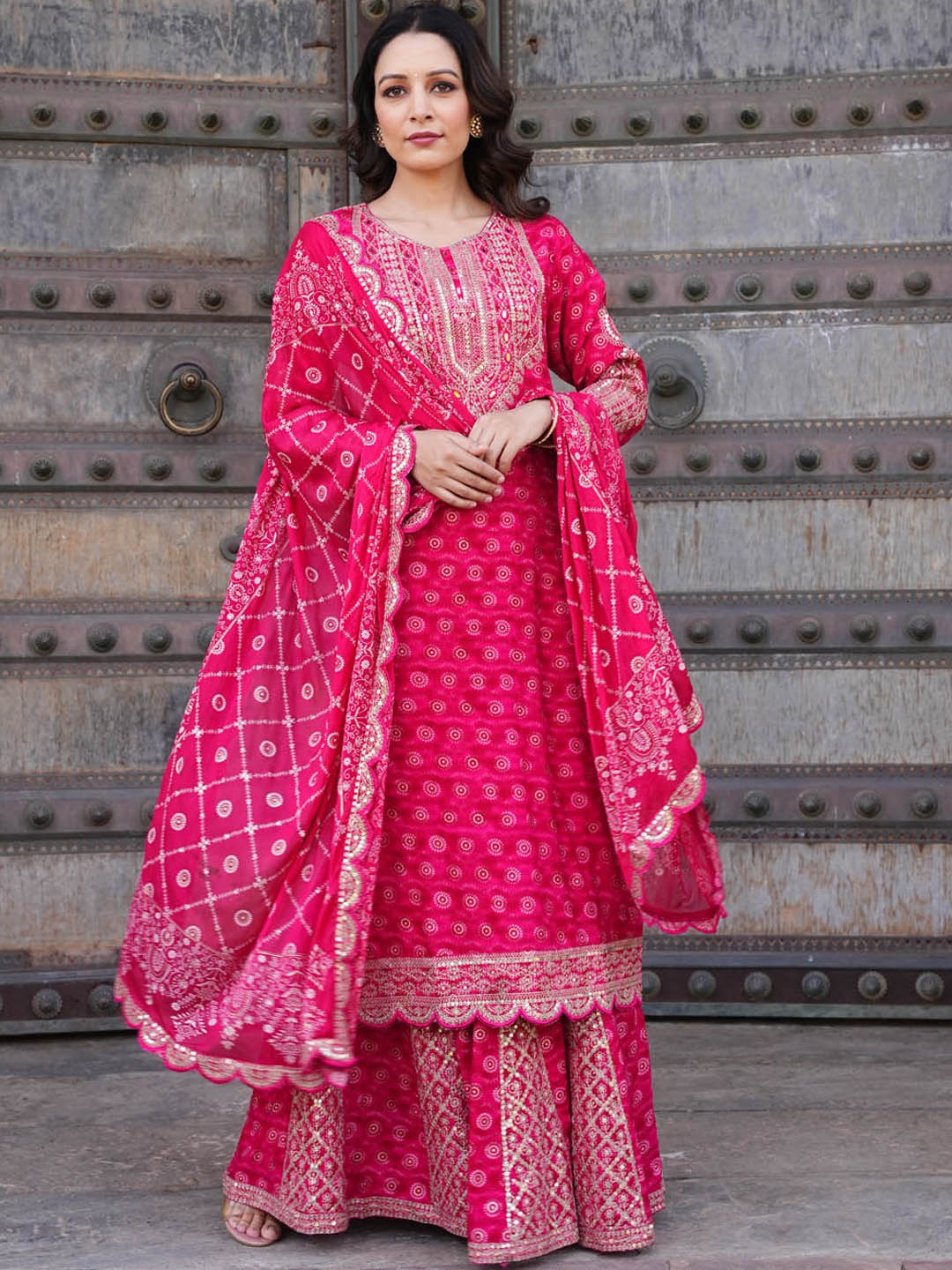

Meena Bazaar Ethnic Motifs Printed Regular Sequinned Kurta With Sharara & Dupatta, Pink