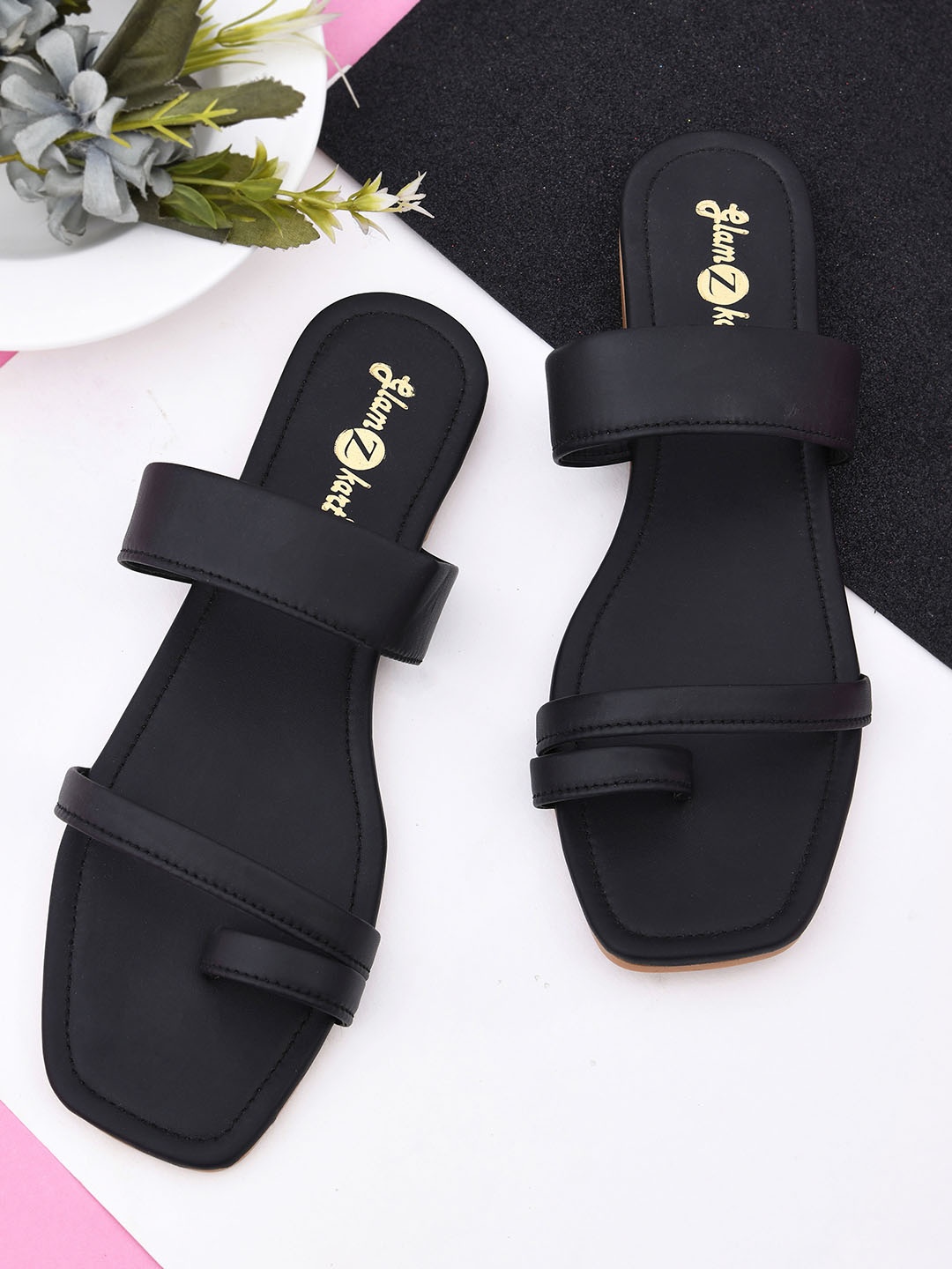 

GLAMZKART Double Strap One Toe Flats, Black