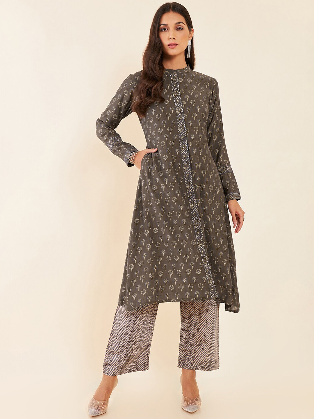 

Soch Grey Floral Printed Mandarin Collar Sequinned A-Line Kurta with Trousers