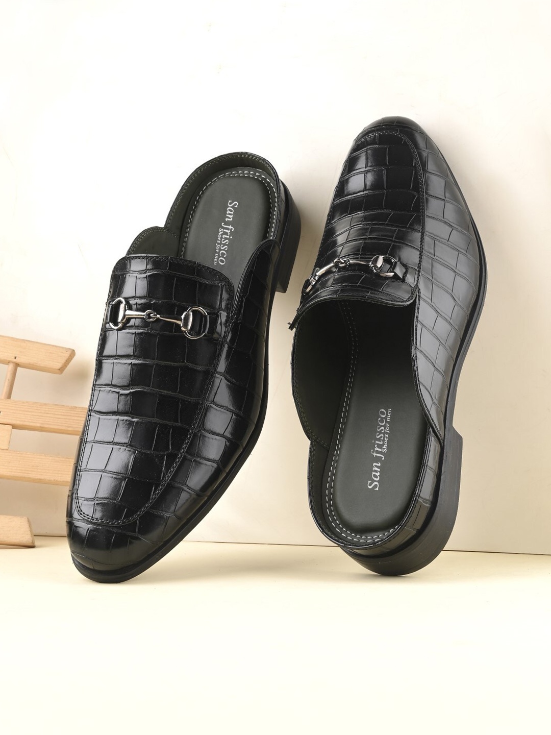 

San Frissco Men Textured Comfort Insole Penny Mules, Black