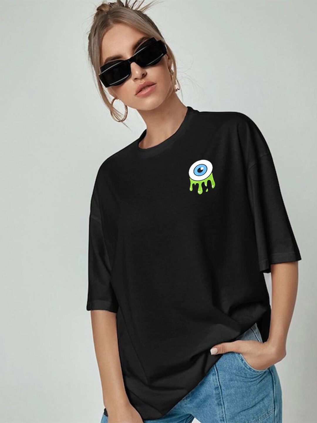 

VEIRDO Black Round Neck Oversized Cotton T-Shirt