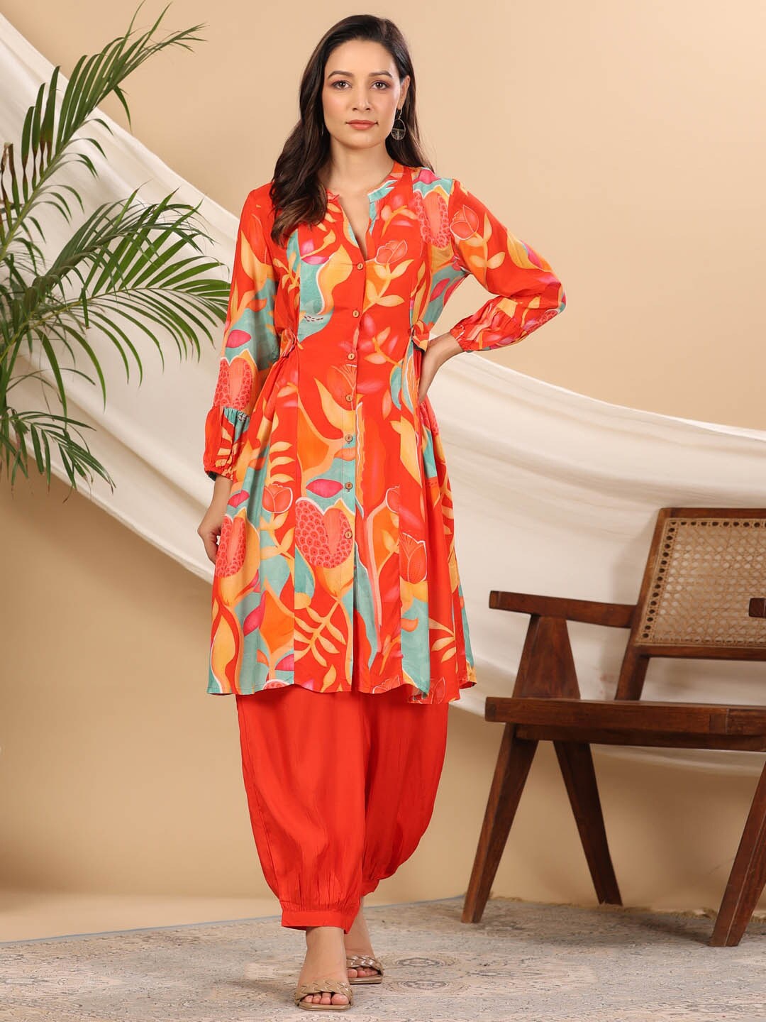 

Meena Bazaar Floral Printed Mandarin collar Regular A-Line Kurta with Salwar, Pink