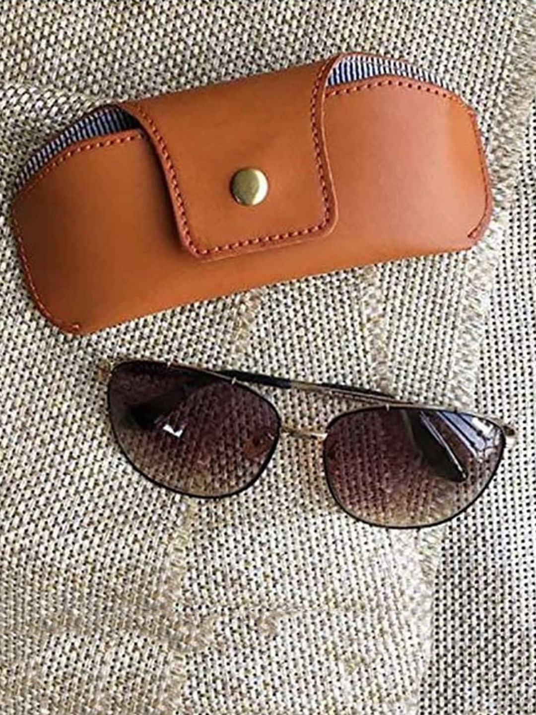 THE MESSY CORNER Unisex Vegan Leather Sunglass Case, Tan