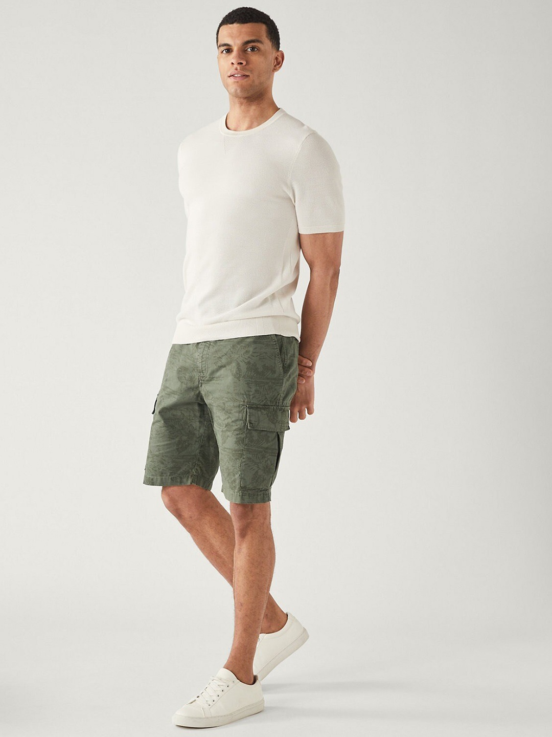 

Marks & Spencer Men Floral Printed Mid-Rise Cargo Shorts, Khaki