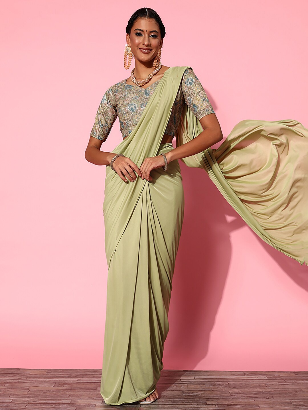 

Mitera Shimmer Lycra Saree, Olive