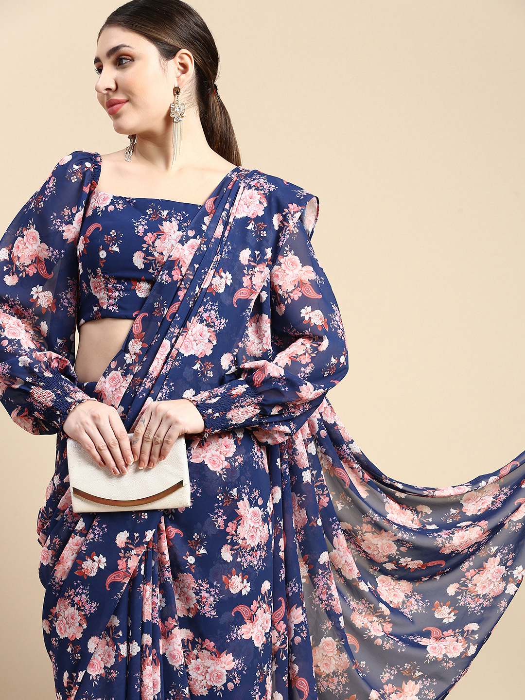 

Ethnovog Floral Printed Saree With Stitched Blouse, Blue