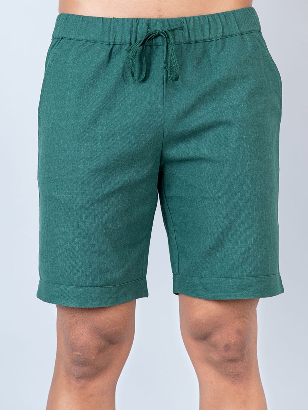 

Tistabene Men Linen Mid-Rise Shorts, Green